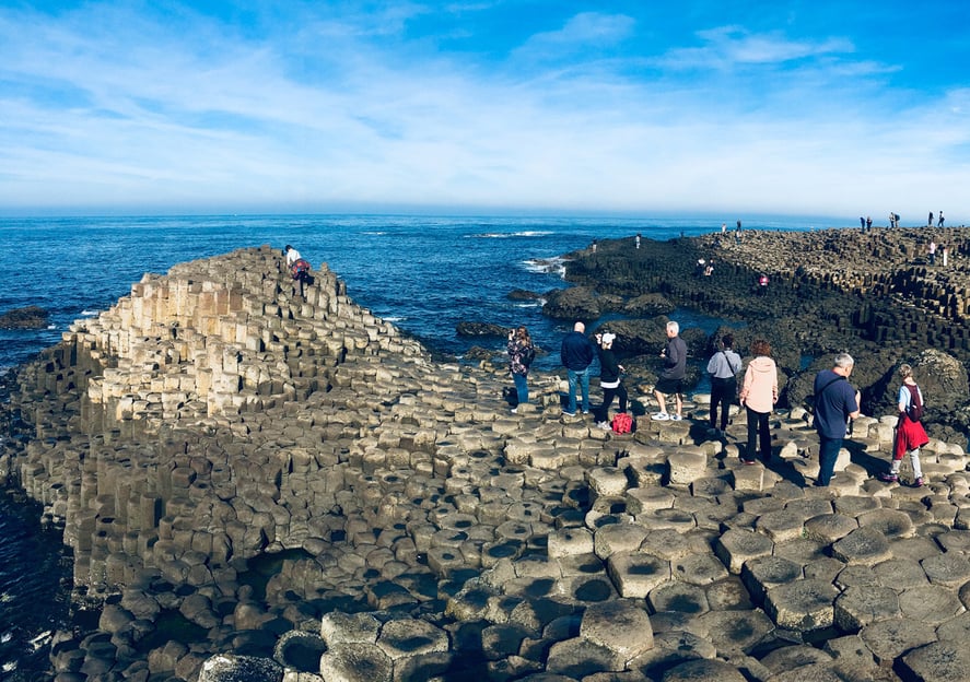 Belfast und Giant&#039;s Causeway auf Italienisch oder Spanisch