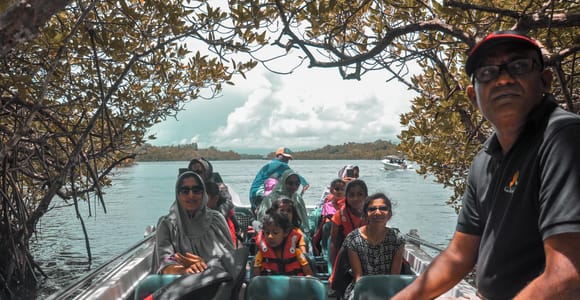 Kalutara: Turtle Hatchery Visit, Boat Safari, and Galle Tour