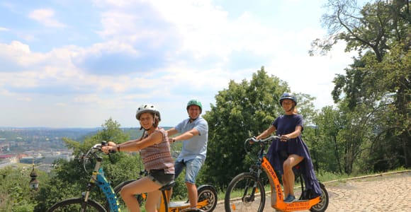 Prague: Highlights Tour on e-Scooter or eBike