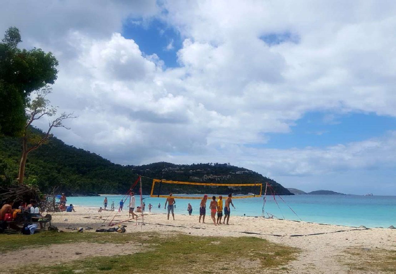 St. John: Entdecke die Schönheit der Insel und den Strand von Trunk Bay