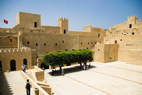 Van Tunis: Full-Day El Jem en Monastir Tour