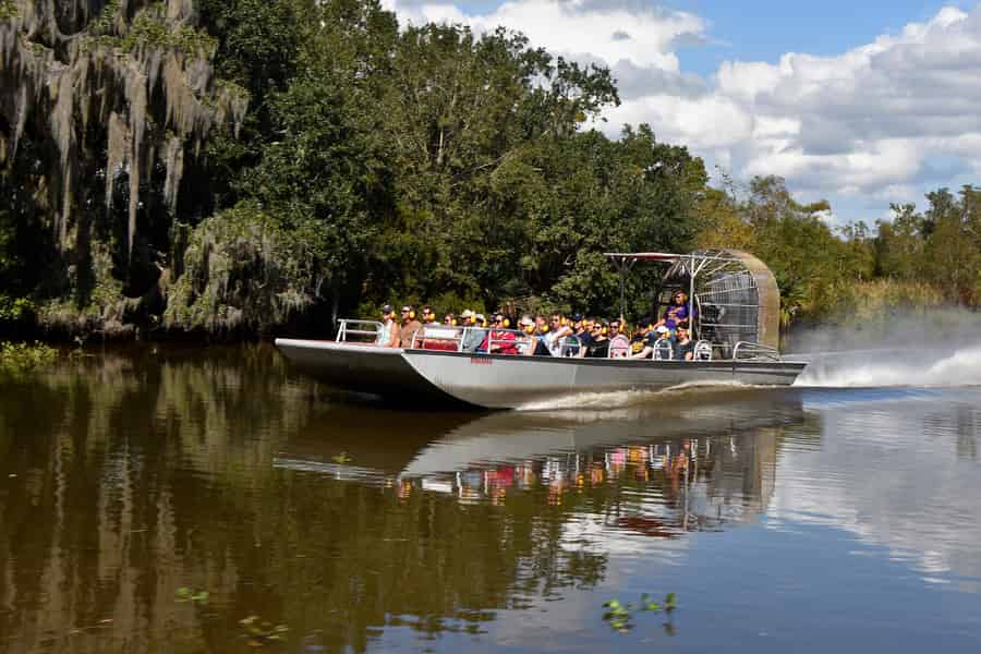 Ab Lafitte: Sumpf-Touren per Airboat südlich von New Orleans. Foto: GetYourGuide