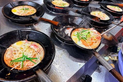 Da Nang: Seven Local Food Tasting & Sightseeing by Scooter