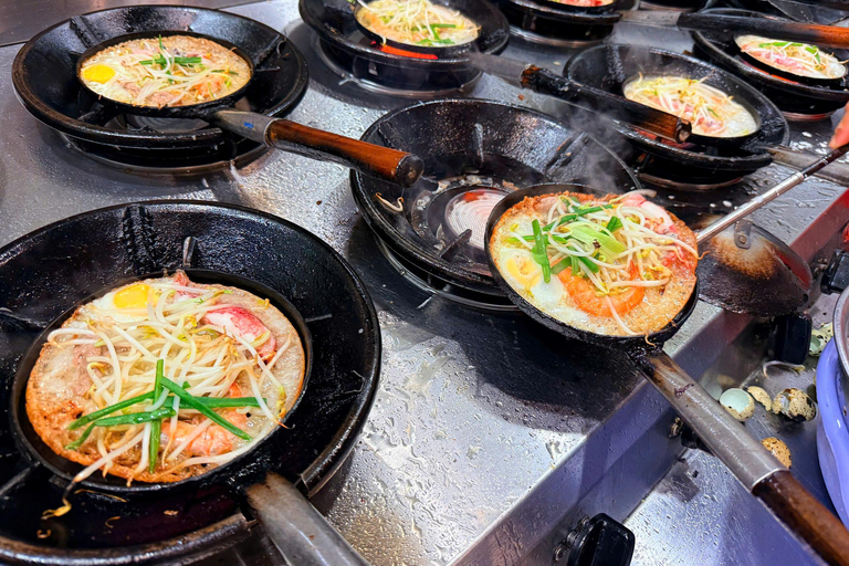 Da Nang: Seven Local Food Tasting & Sightseeing by Scooter