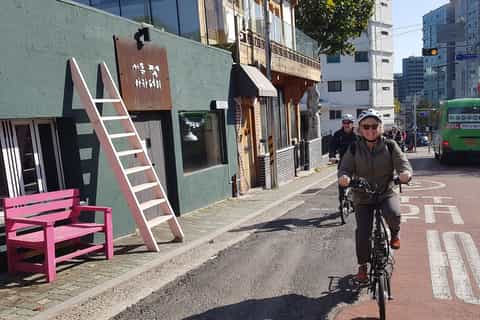 Seoul: Morning E-bike Tour