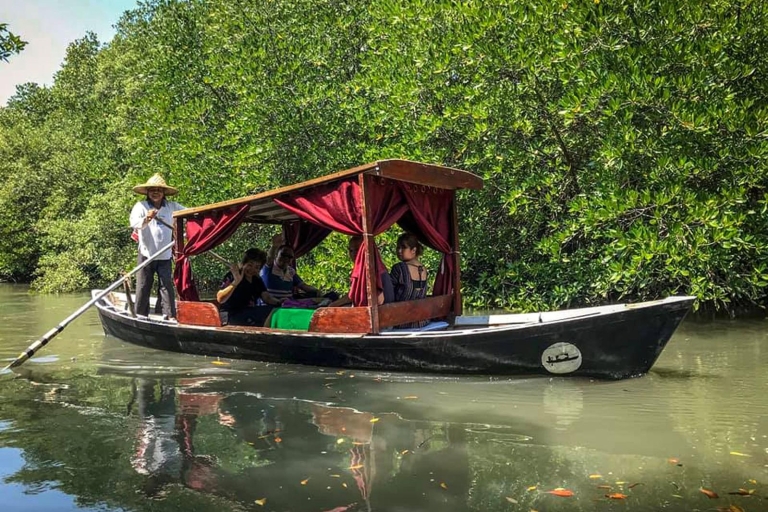 Koh Lanta : visite des mangroves en gondole de luxe privéeKoh Lanta : visite des mangroves en gondole de luxe privée