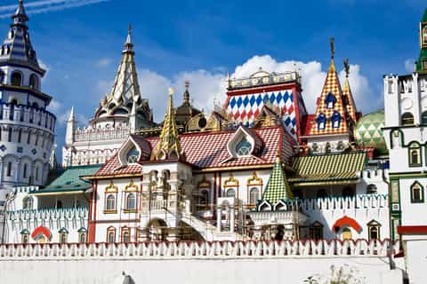Moscow: Private Metro and Izmailovo Market Tour