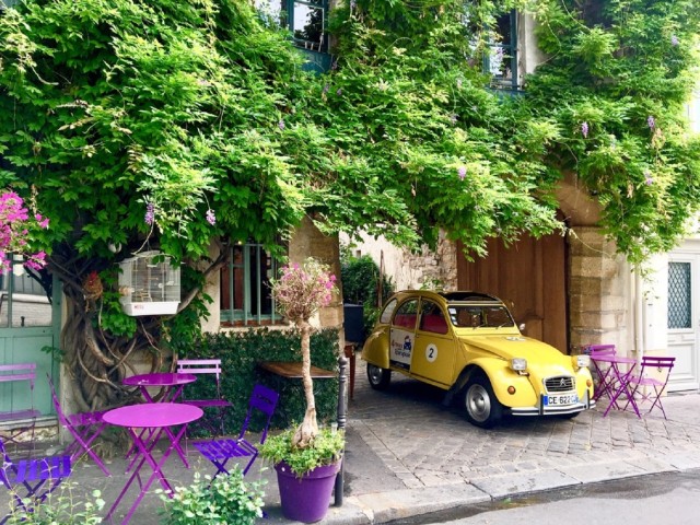 Visit Paris: Tour particular por lugares pouco conhecidos em Citroën 2CV 2h in Ubud