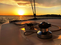 Lisbon, Sunset Catamaran Cruise, Bebida y Música - Hizvo