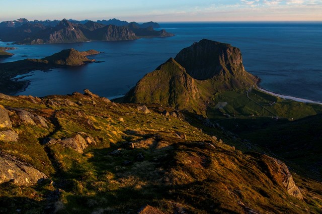 Visit Lofoten Islands Guided Hiking Adventure in Norvège