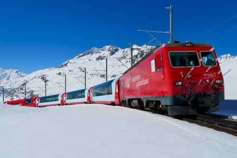 Da Zurigo: tour privato di andata e ritorno del treno Glacier Express