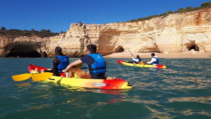 algarve recorrido guiado en kayak de 2 horas por las cuevas de benagil