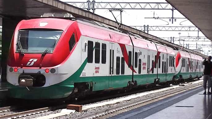 fiumicino airport leonardo express train ticket