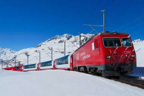 Ab Luzern: Glacier-Express-Zug-Rundfahrt private Tour