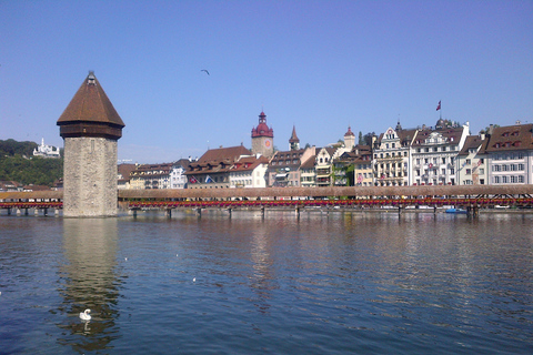 Luzern City Tour Prywatna piesza wycieczka z rejsem po jeziorzeLucerna: półdniowa wycieczka po mieście i rejs po jeziorze