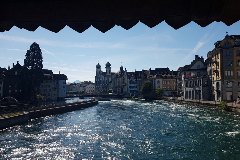 Luzern City Tour Prywatna piesza wycieczka z rejsem po jeziorzeLucerna: półdniowa wycieczka po mieście i rejs po jeziorze