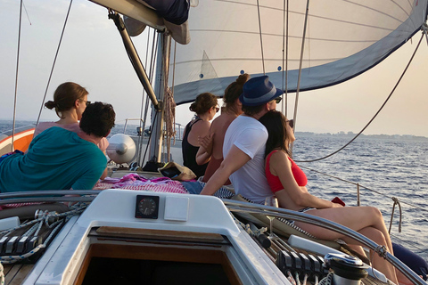 Alcudia: Sailing Yacht Excursion with Wine &amp; Tapas