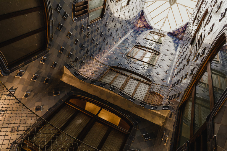 Barcelona: Discover Gaudí, Sagrada Familia, and Park Güell Small Group - Discover Gaudí, Sagrada Familia & Park Güell