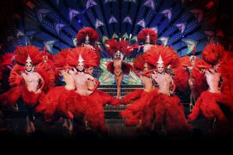 Paris: Moulin Rouge Show und Seine-Bootstour