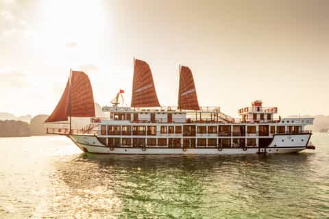 From Hanoi: Lan Ha Bay 2-Day Cruise with Luxury Transfer