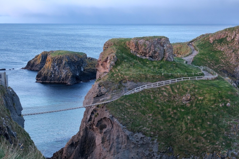 Belfast & Giant's Causeway: 2-Day Rail Tour from Dublin Sharing Room