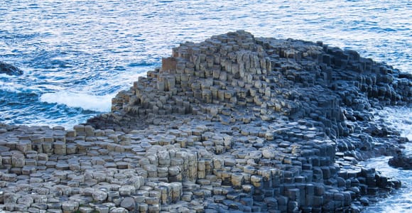 Belfast & Giant&#39;s Causeway: 2-Day Rail Tour from Dublin