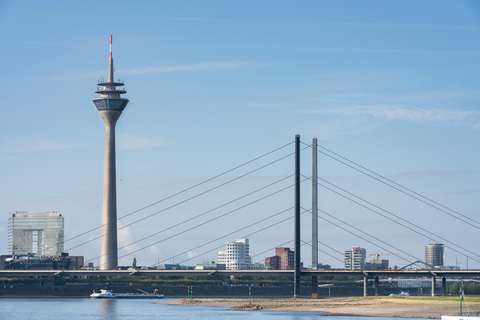 Düsseldorf: Inträdesbiljett till Rhen-tornetEntrébiljett februari - december 2024