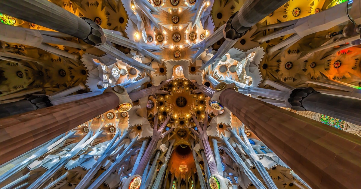 Barcelona: Sagrada Familia Tour with Language Options | GetYourGuide