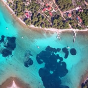 Von Trogir aus: Halbtagestour mit dem Schnellboot zu den drei Inseln