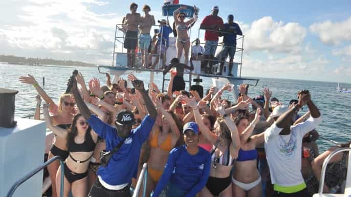 punta cana sunset party boat with snorkeling