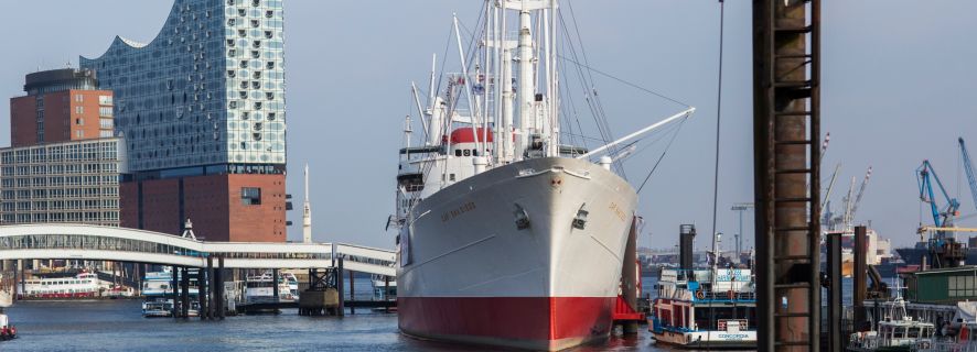 Гамбург: вход в музей корабля Кэп Сан-Диего