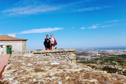 Lisboa: vistas de la ciudad del sur y recorrido cultural con vinoParque Natural Arrábida de medio día con degustación de vinos.