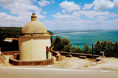 Lisbonne: visite de la ville du sud et visite culturelle avec vinJournée complète au parc naturel d'Arrábida avec dégustation de vin