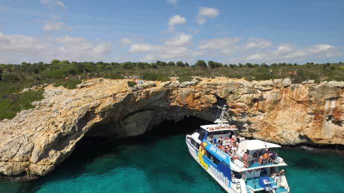 mallorca glassbottom catamaran trip along the east coast
