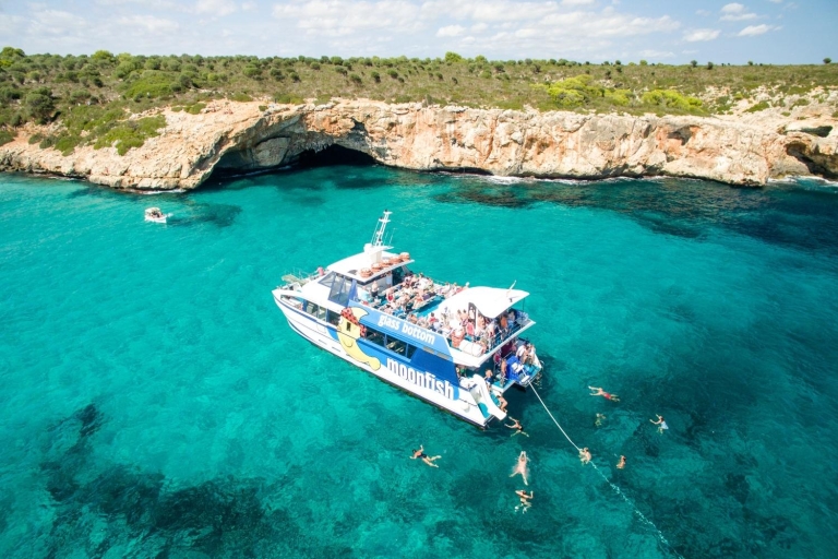 Mallorca: boottocht langs de oostkust op catamaran met glazen bodemVanuit Porto Cristo met de Glassbottom Moonfish
