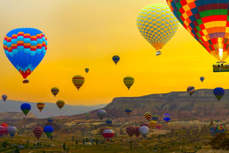 Göreme: ballonvlucht bij zonsopgang boven Cappadocië