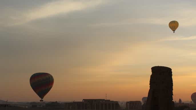 valley of kings private sunrise hot air balloon ride
