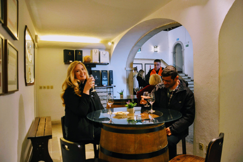 Lizbona: Południowe zabytki i prywatna wycieczka po winachLisbon: Southern Sights and Wine Private Tour - cały dzień