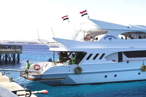 Hurghada: King&#039;s Boat Trip con snorkeling, isole e pranzoHurghada: viaggio in barca King&#039;z condiviso