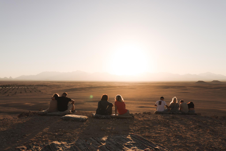 Passeio de camelo com pôr do sol e observação de estrelasServiço de busca no hotel em Hurghada