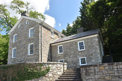 Niagara: Ultimate Day Tour including Niagara-on-the-Lake Tour with boat