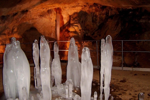 Desde Sofía: recorrido por las cuevas de Saeva Dupka y LedenikaExcursión a las cuevas de Saeva Dupka y Ledenika en otros idiomas