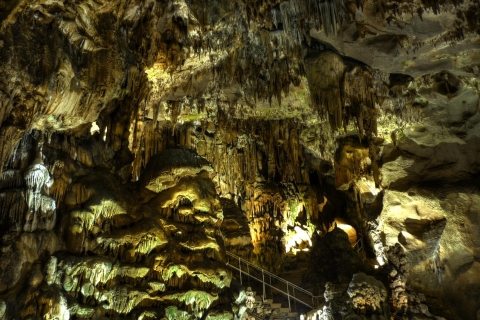 Desde Sofía: recorrido por las cuevas de Saeva Dupka y LedenikaExcursión a las cuevas de Saeva Dupka y Ledenika en otros idiomas