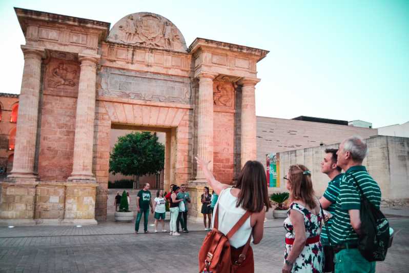 Córdoba: tour a piedi di 2 ore per piccoli gruppi al calar della notte
