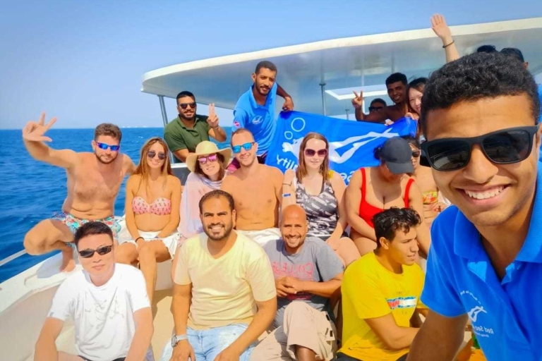 Hurghada: paquete de buceo de 1 o 2 días con recogida y comidasPaquete de 1 día desde la bahía de Soma