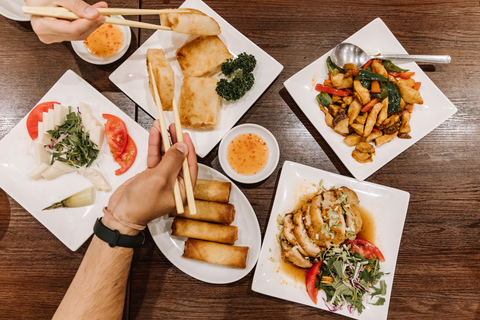 Tokyo: manger et boire en privé comme une visite localeTokyo: une demi-journée pour manger et boire comme un local