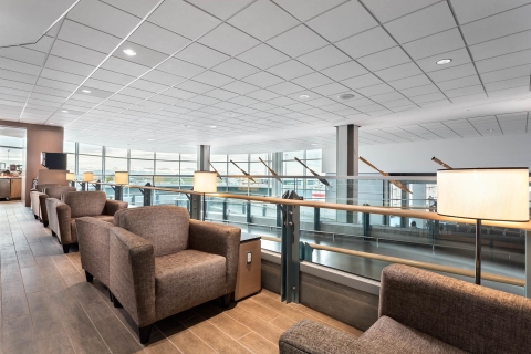 Vancouver International Airport: Premium Lounge Entry 3 Hours Lounge Use