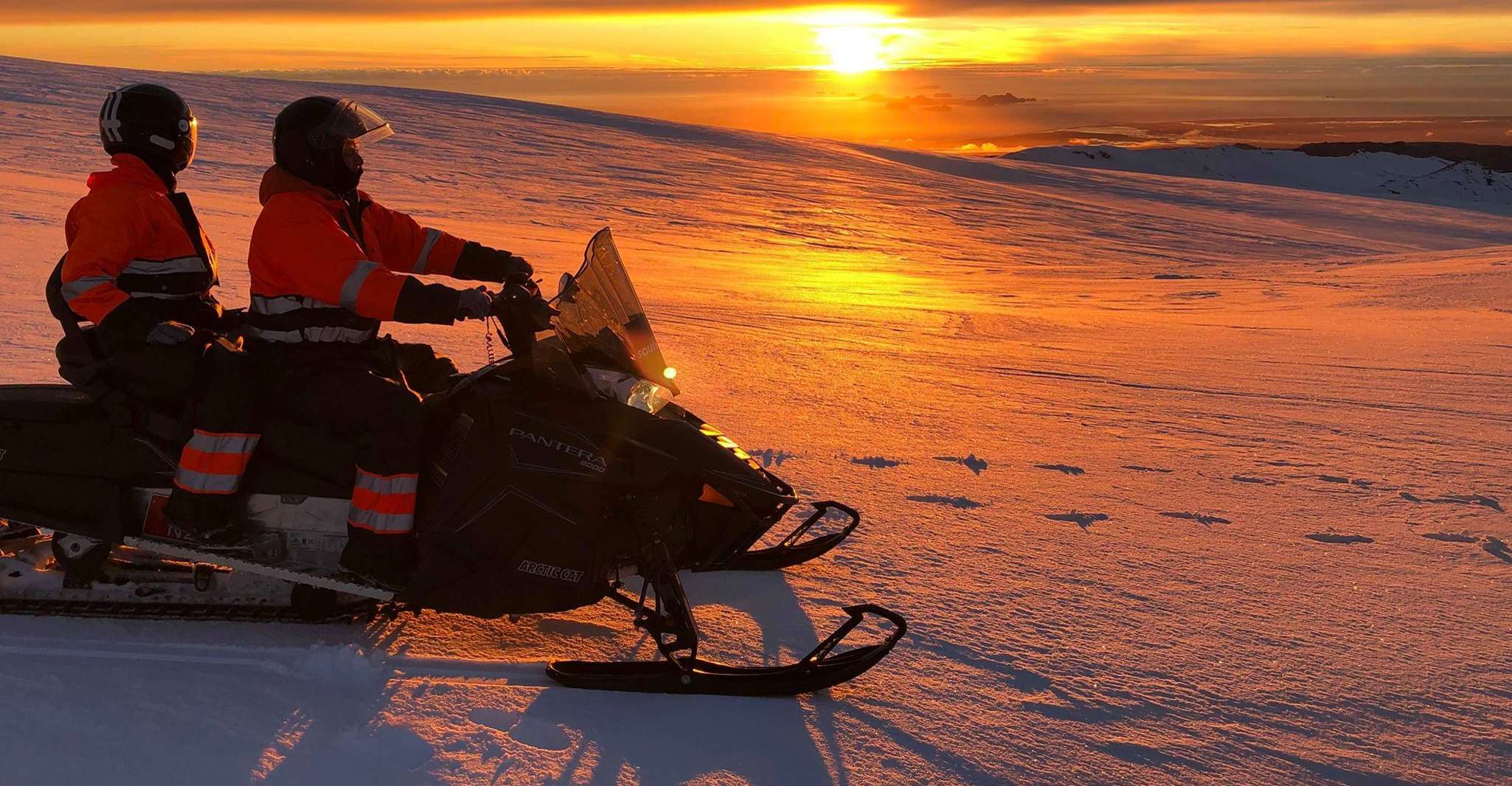 Snowmobiling on Eyjafjallajökull - Hizvo