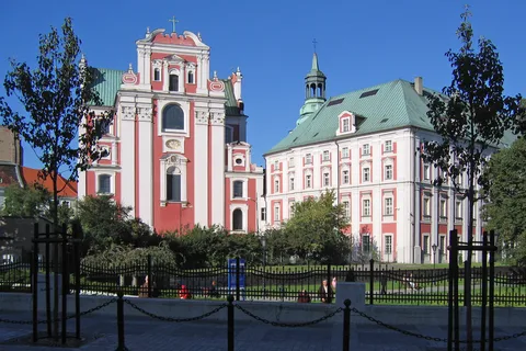 Poznan Old Town and Croissant Museum Private Walking Tour