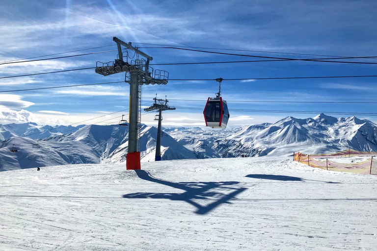 Sabaduri - Gudauri - Ananuri La mejor excursión de un día en familia en inviernoDesde Tiflis Excursión privada de un día a Sabaduri, Ananuri y Gudauri